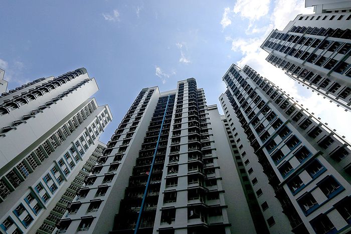 Slower decline in private property prices